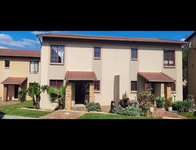 2 BEDROOM TOWNHOUSE FOR SALE IN WILLOWBROOK